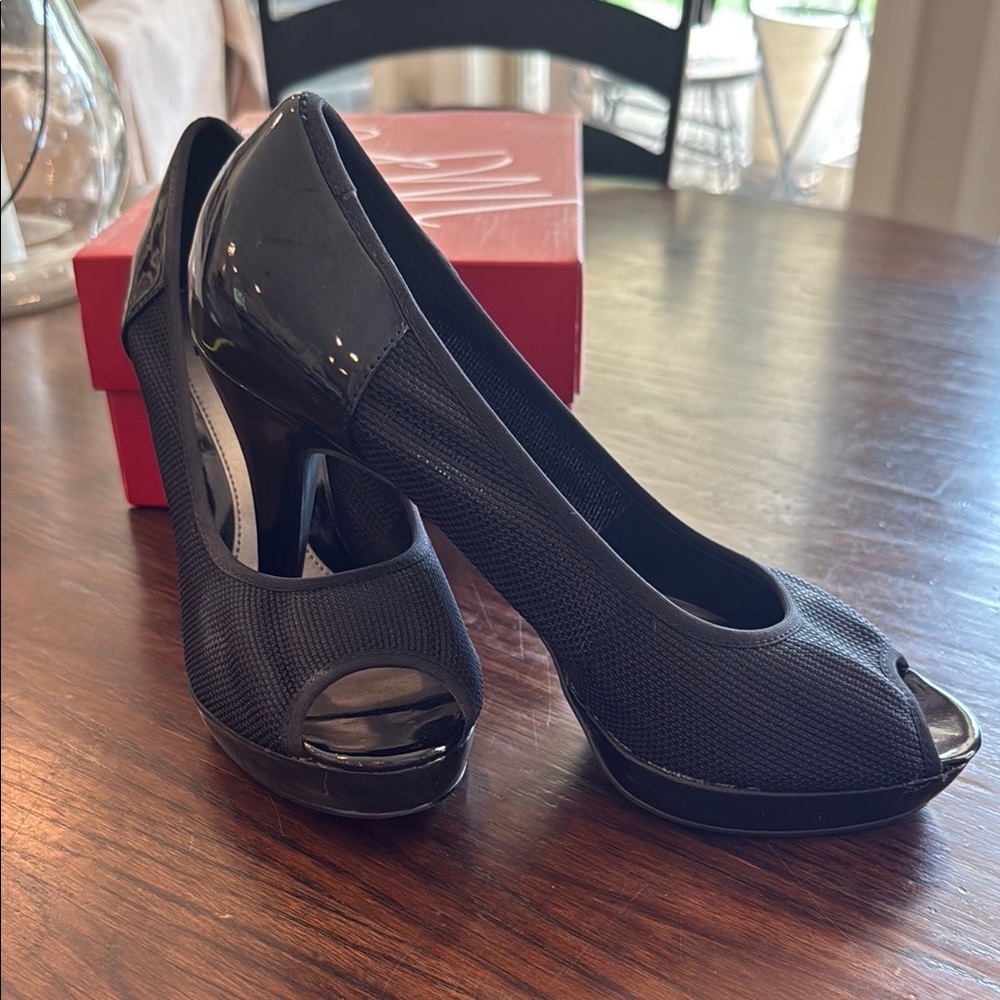 IMPO Tidy Elegant Stretch Black Mesh and Patent Peep-Toe Heels 8.5M